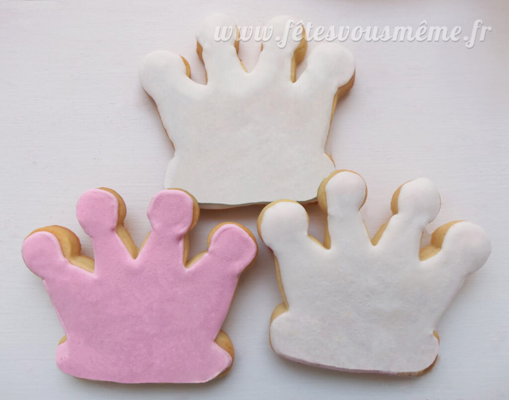 Table Gourmande Princesse & Chevalier - biscuits couronne - Fêtes vous même