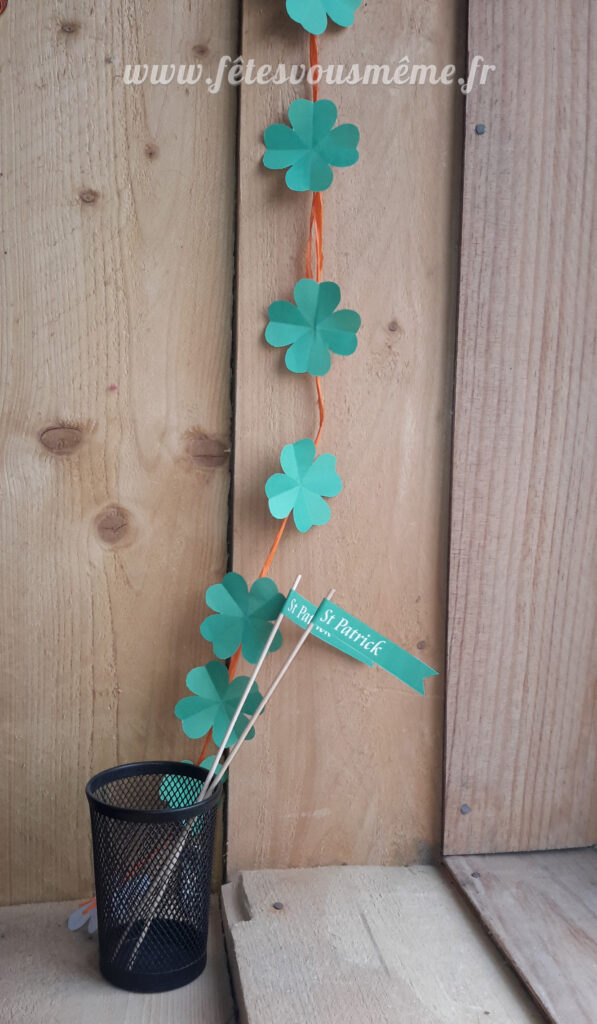 Guirlande de trèfles verticale - Fêtes vous même