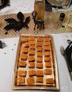 Table revelillon Noir & Or_ aperitif cube fois gras